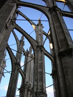 Le fer, allié de la pierre dès la conception des cathédrales gothiques