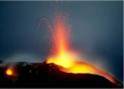   Analyse spectroscopique des gaz éruptifs et profondeur d’origine des éruptions volcaniques stromboliennes