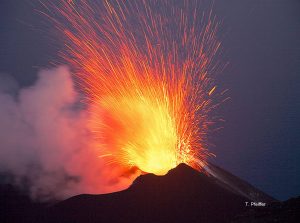 Spectroscopic analysis of eruptive gases and source depth of Strombolian volcanic explosions