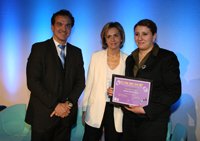 Hakima Mendil, prix Irène Joliot-Curie 2007 Jeune femme scientifique