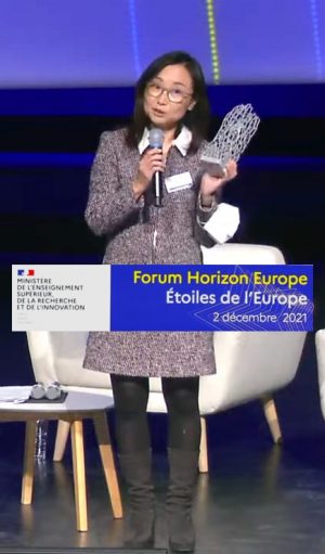 Sawako Nakamae, coordinatrice du projet Européen FET-Proactive 2017-2021, et son équipe lauréats du trophée « Les Étoiles de l’Europe » du MESRI