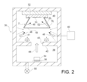 Method and device for homogenising a gas flow incident on a surface in a vacuum chamber
